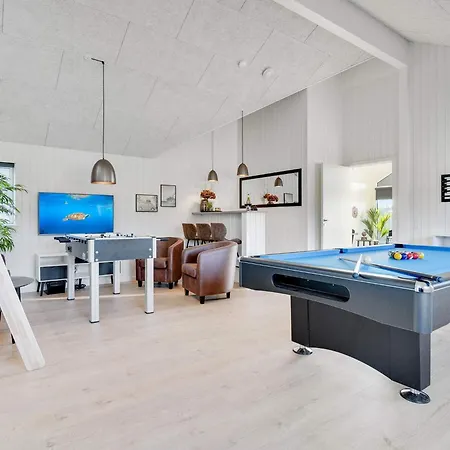 5 Star In Aakirkeby, Cleaning Included Prázdninový dům Vester Somarken