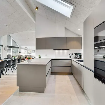 Prázdninový dům 5 Star In Aakirkeby, Cleaning Included Vester Somarken