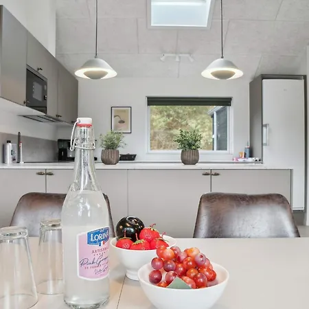 5 Star In Aakirkeby, Cleaning Included Prázdninový dům