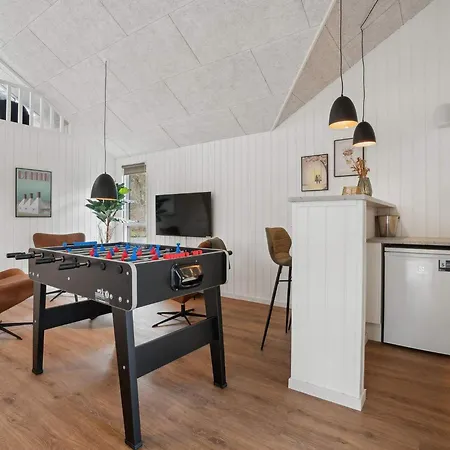 Prázdninový dům 5 Star In Aakirkeby, Cleaning Included *