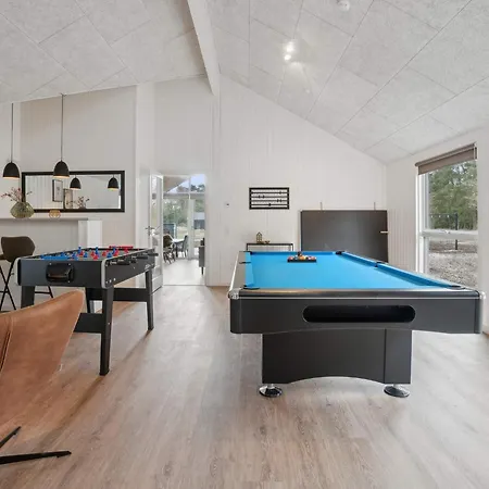 5 Star In Aakirkeby, Cleaning Included *