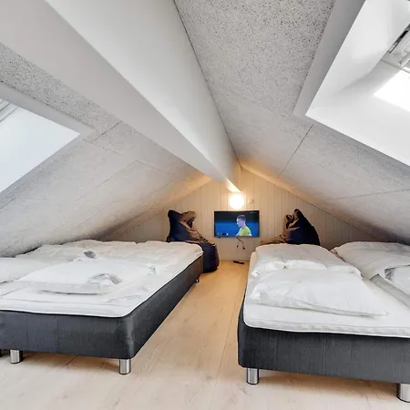 5 Star In Aakirkeby, Cleaning Included Vester Somarken